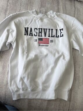 Champion White Crewneck Sweatshirt with Subtle Logo Tag